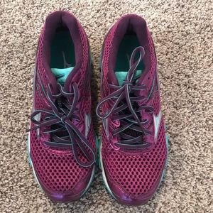 Mizuno wave enigma 5 7.5US